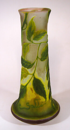 Emile Galle Cameo - Botanicals Medium. galleboxmaple
