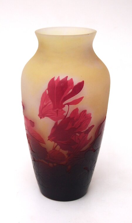 Emile Galle Cameo - Botanicals Medium. gallecyclamen1